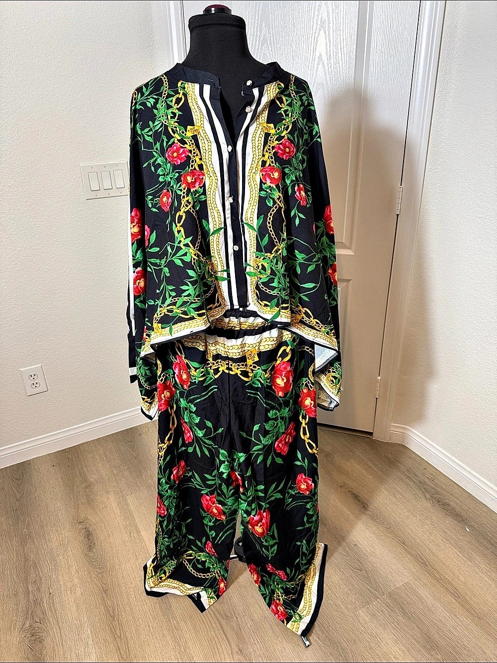 Floral Print Pant Suit Size 2XL Like New